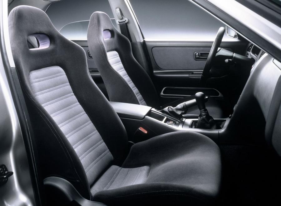  Nissan Skyline GT-R Autech Version 1997 года  (фото 2 из 3)